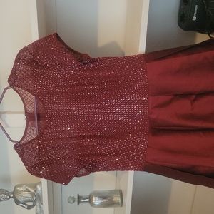 Beautiful formal burgundy dress with pockets